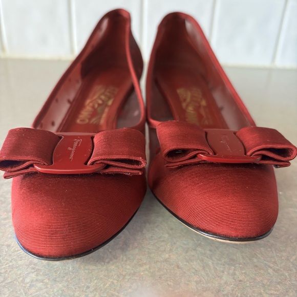 Salvatore Ferragamo Satin Vara Bow Mesh Polka Dot Preppy Luxury Office Heels 7.5 - Picture 4 of 9